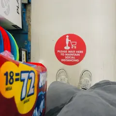 Wzory naklejek DIY: Jak zrobić i wyciąć idealne naklejki?