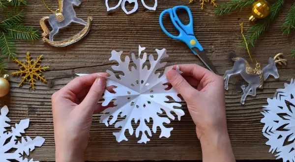 Boże Narodzenie z dziećmi: Proste ozdoby DIY, piękne wspomnienia