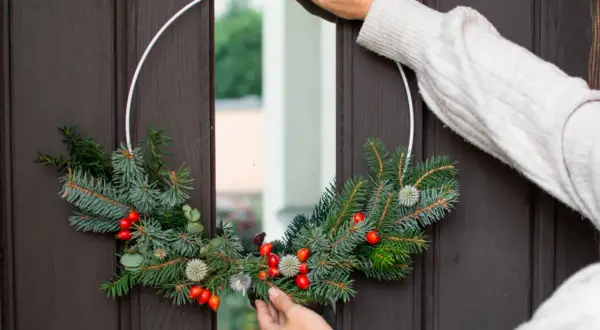 Ozdoby świąteczne na zewnątrz DIY stwórz magię za grosze!